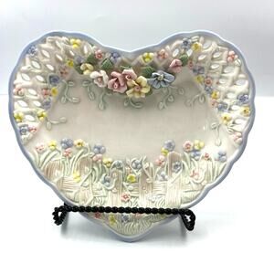 VTG Lace Lattice Textured Molded Milk Glass Painted Heart Flower Garden Decor